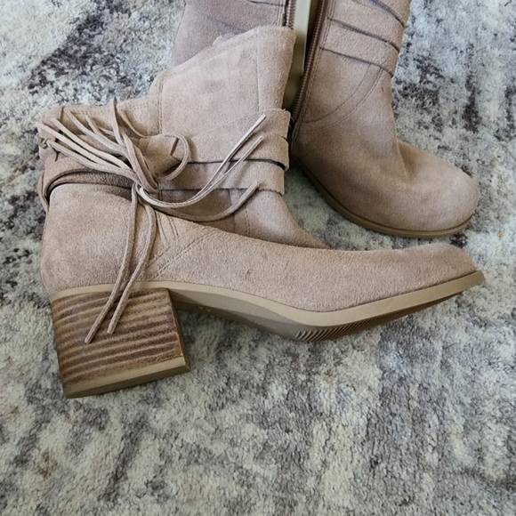 Booties - Picture 5 of 6